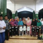 Wujudkan Masjid Ramah Lansia dan Difabel, Lembaga Wakaf Darul Hikam Kembali Serahkan Wakaf Kursi Sholat