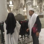 Wakaf Kursi Sholat Tembus Masjidil Haram, Aksi Keren Lazawa Darul Hikam Bikin Haru!