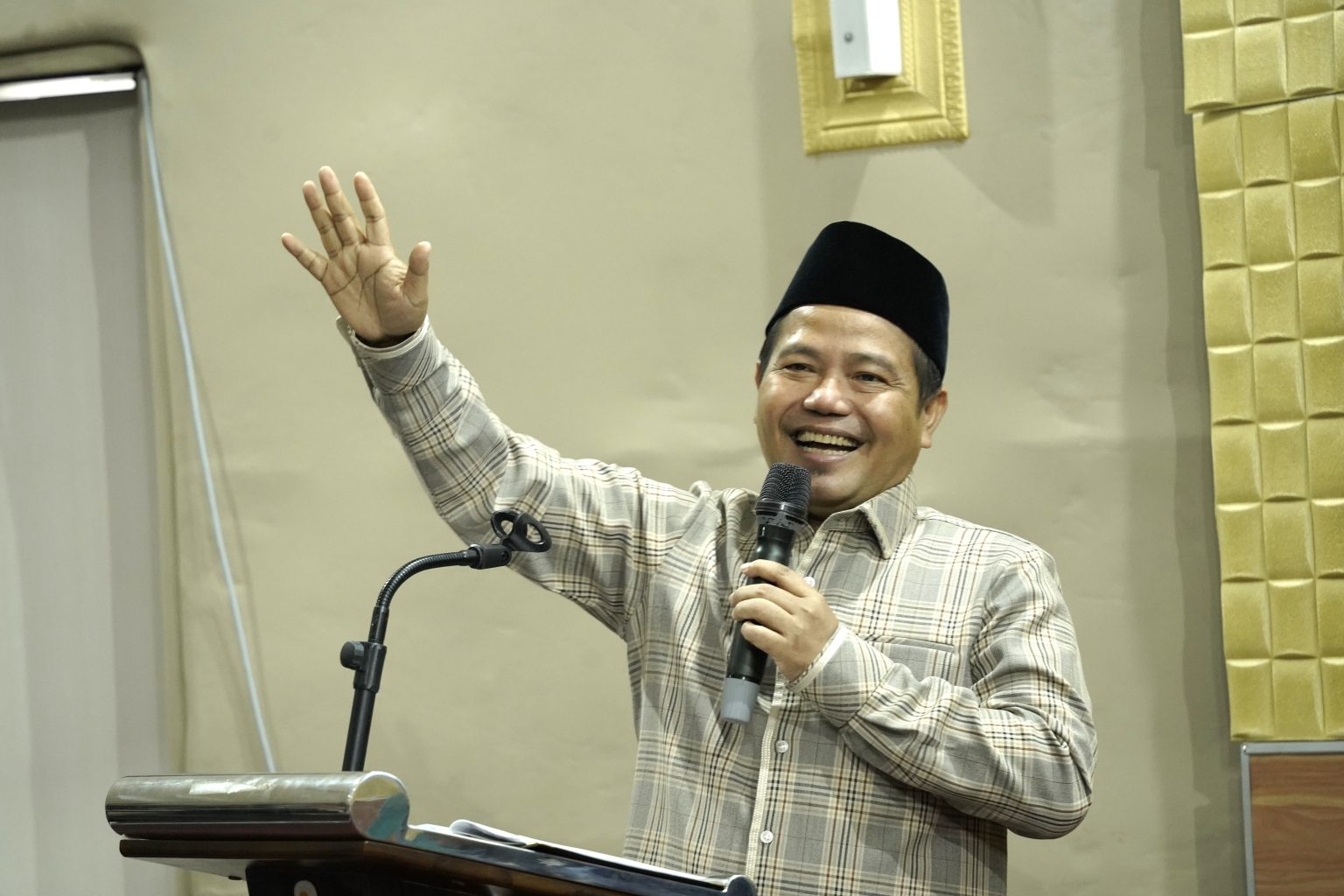 Kuliah Tamu UIN Palangkaraya, Prof. Haris Beberkan Dinamika Fiqh Nusantara dalam Pembentukan Hukum di Indonesia