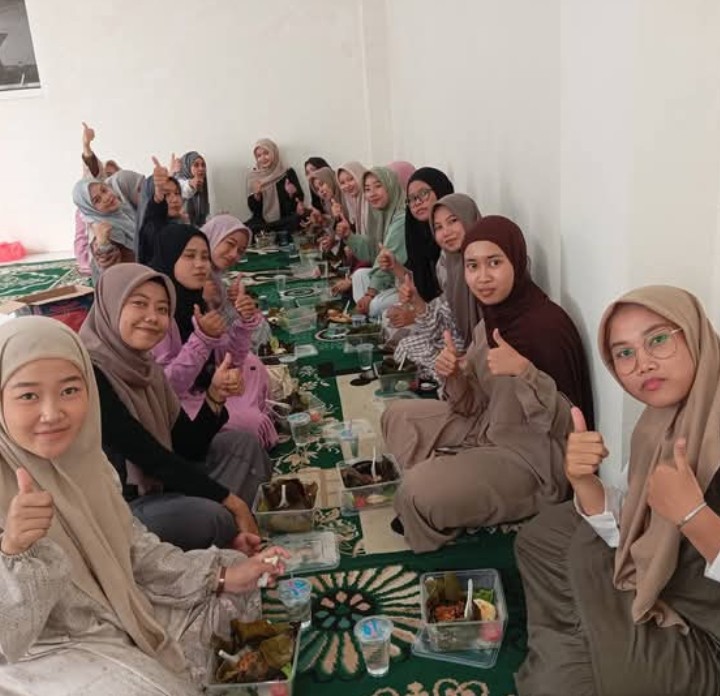 Bersama 900 Penerima Manfaat, Lazawa Darul Hikam Gelar Buka Bersama Ramadan di Pesantren