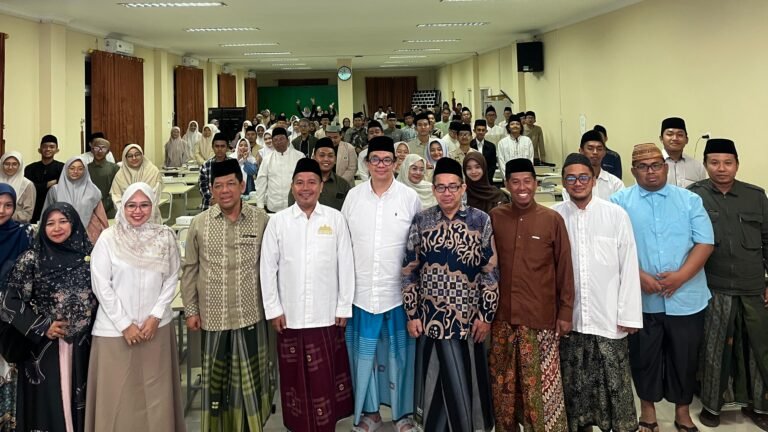 Hajatan Muktamar NU ke-35, Womester dan Ma’had Aly Mamba’ul Ma’arif Denanyar Adakan Bedah Buku Fiqh Aqalliyat